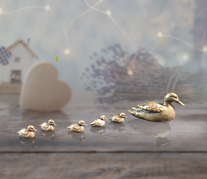 Butler & Peach Miniature Duck and Ducklings (2100)