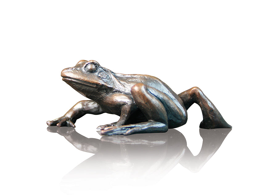 garden frog walking bronze sculpture